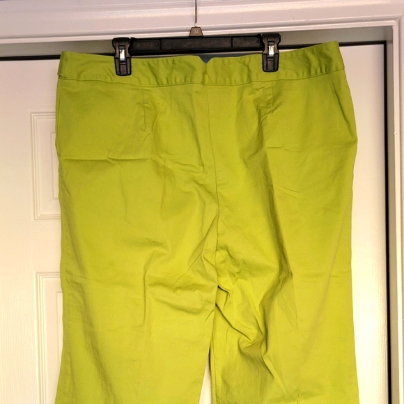 Courtenay Capri Roll Cuff. - Picture 2 of 3